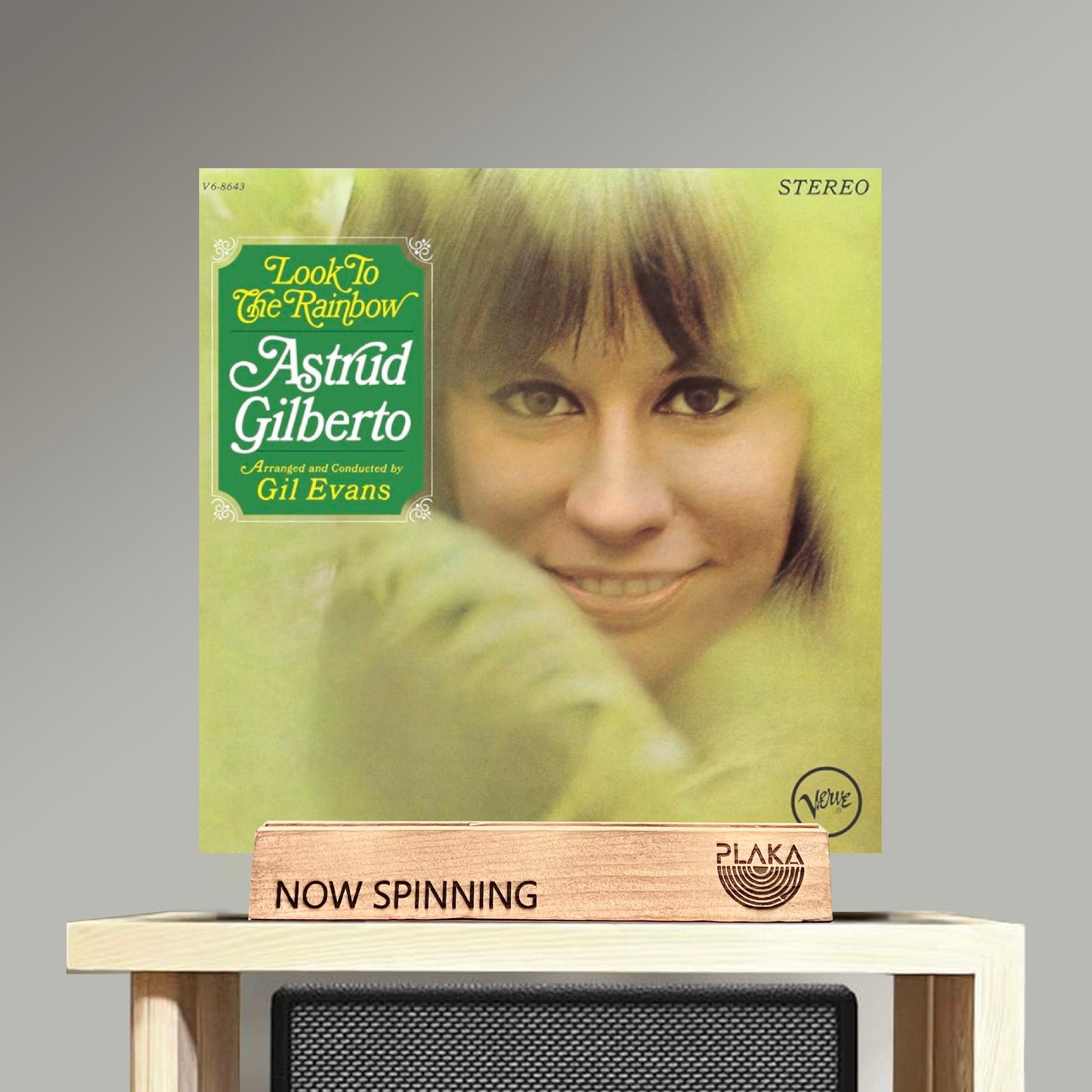 Astrud Gilberto - Look To The Rainbow