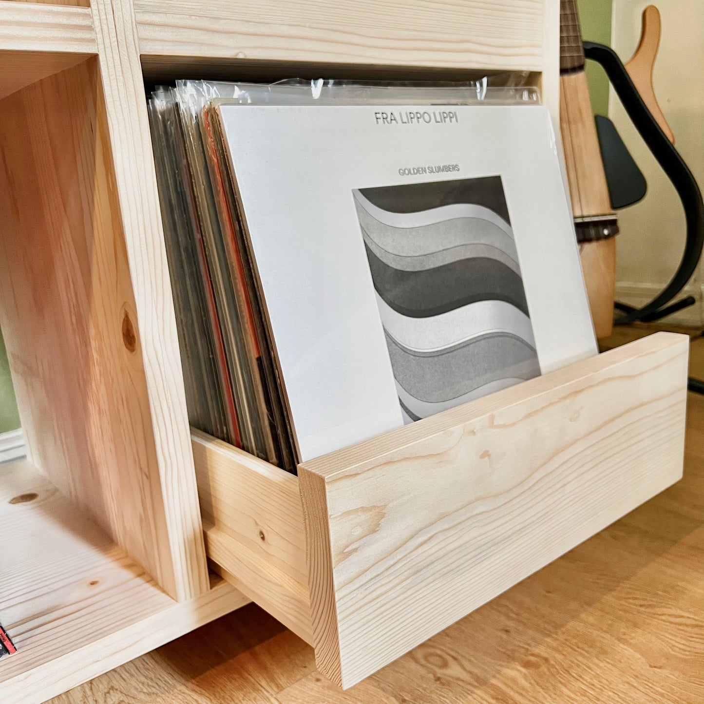 Escaparate Turntable Station + Vinyl Storage