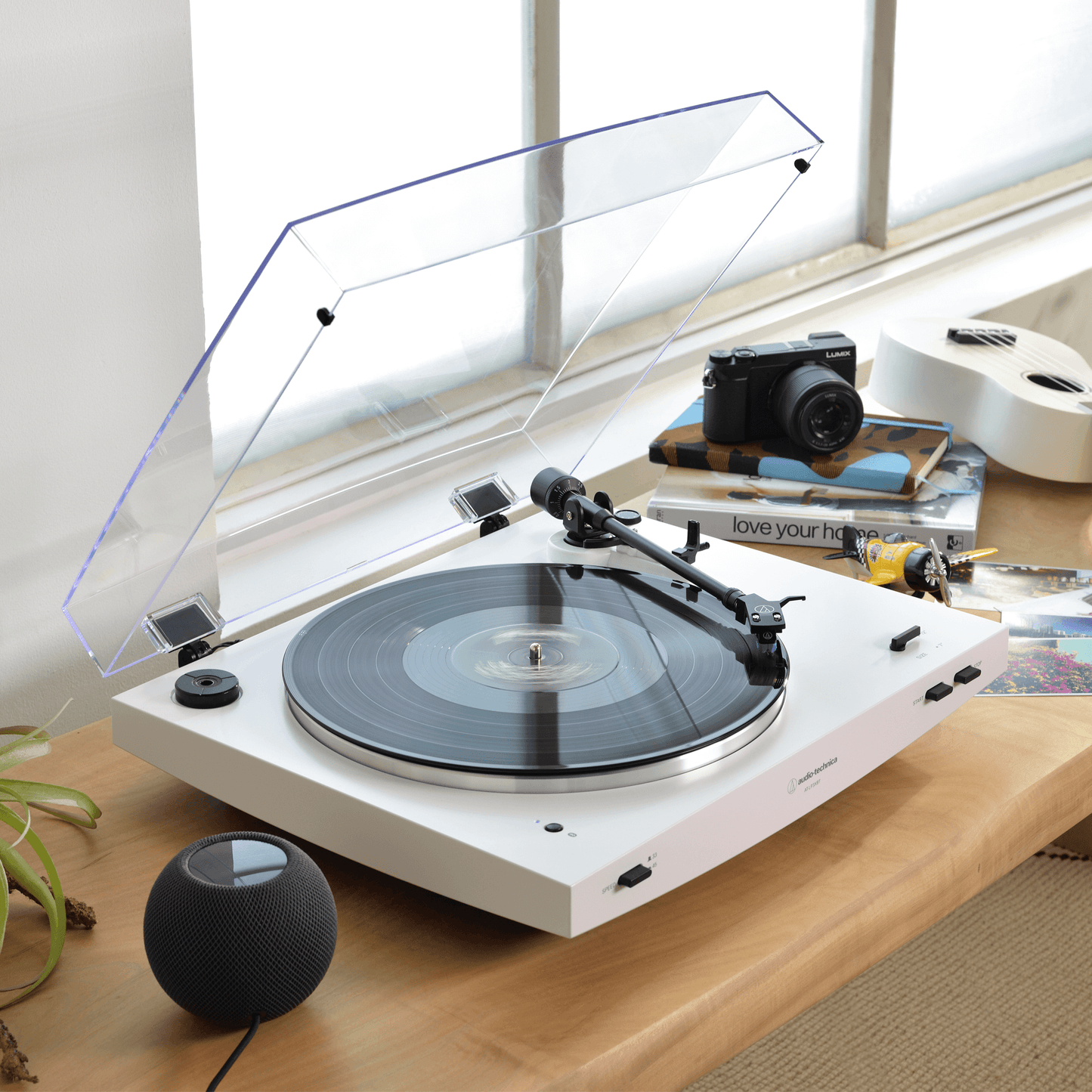 Audiotechnica AT-LP3XBT Turntable