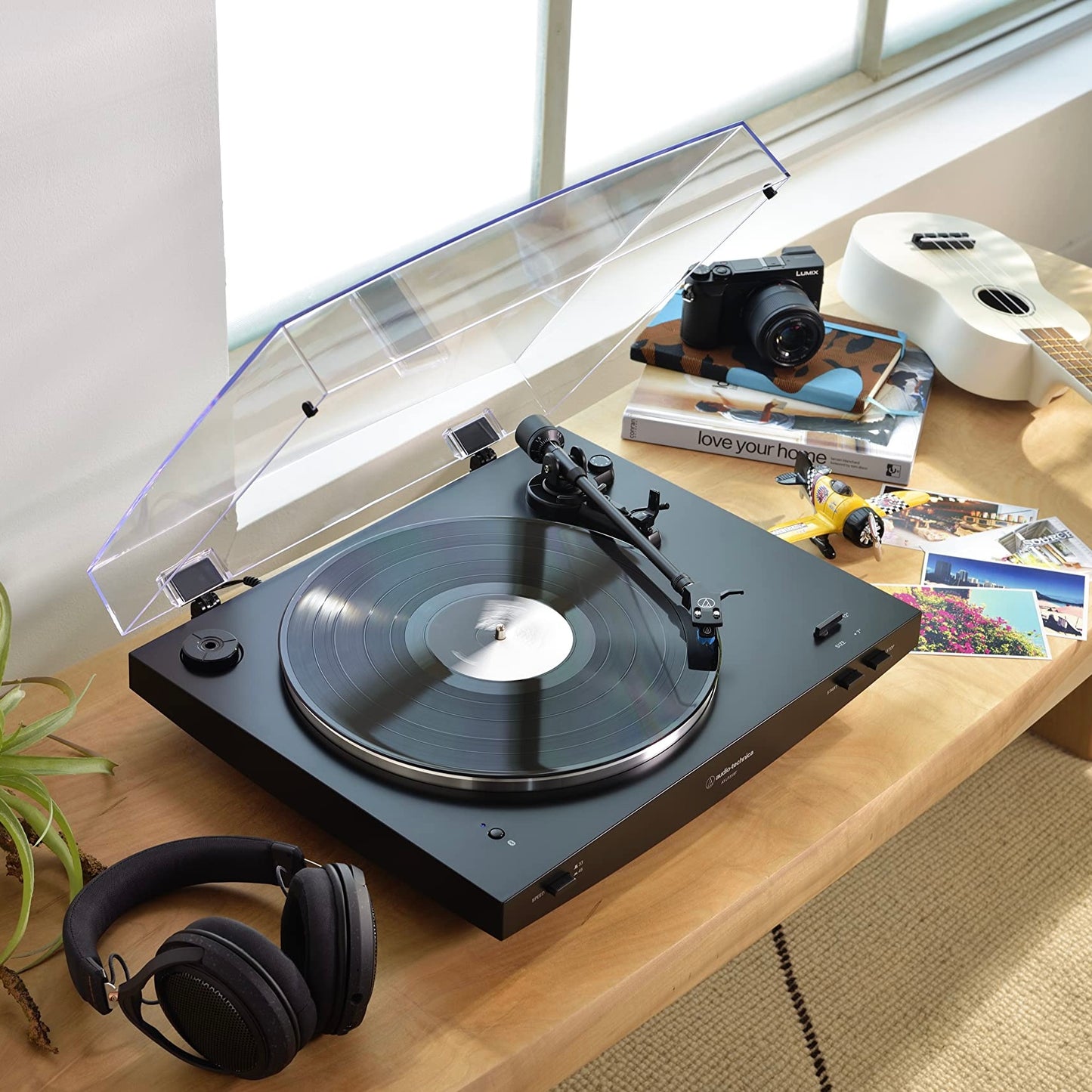 Audiotechnica AT-LP3XBT Turntable